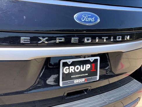 Used 2024 Ford Expedition XLT AWD/4WD image 30