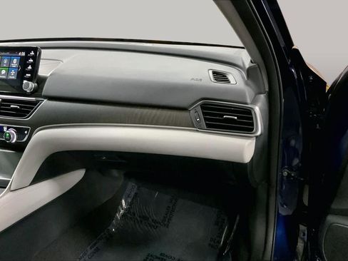 Used 2018 Honda Accord EX-L image 19