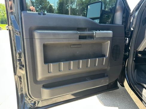 Used 2011 Ford F250 Lariat w/ Lariat Interior Pkg AWD/4WD image 13