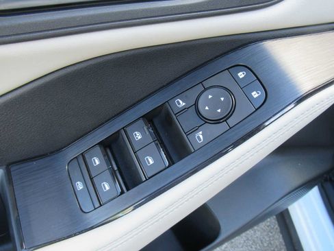 Used 2024 Nissan Rogue SV image 17