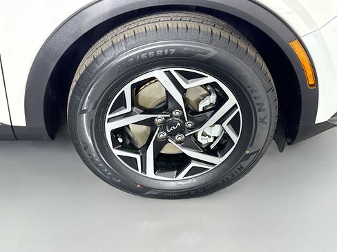 Used 2023 Kia Sportage LX image 31