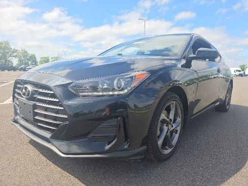 Used 2019 Hyundai Veloster 2.0 FWD image 2