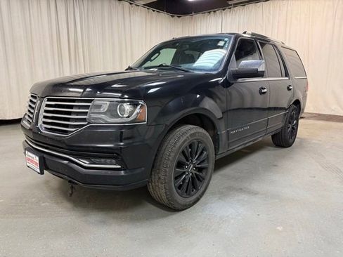 Used 2015 Lincoln Navigator 4WD image 11
