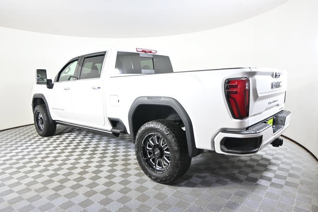 Used 2025 GMC Sierra 3500 Denali Ultimate AWD/4WD image 4