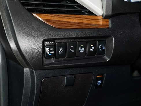 Used 2017 Toyota Sienna Limited Premium w/ Outdoor Package image 14