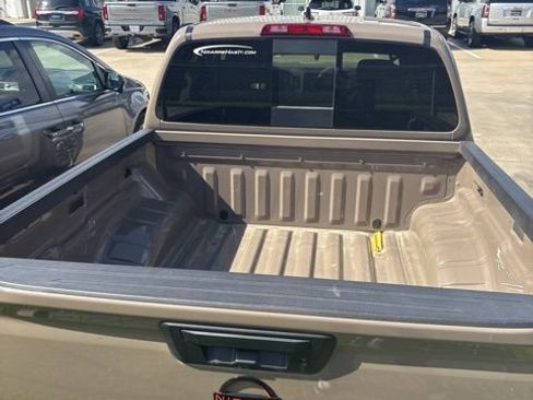 Used 2024 Nissan Frontier Pro-X w/ Technology Package image 9