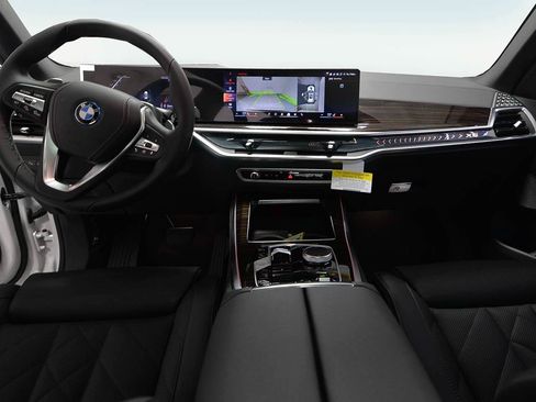 Used 2026 BMW X5 xDrive50e AWD/4WD image 13