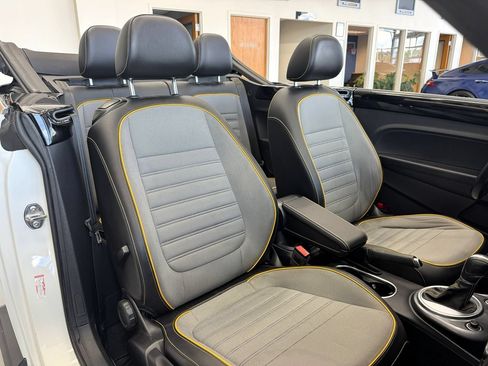 Used 2017 Volkswagen Beetle 1.8T Dune FWD image 22