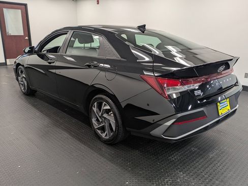 Certified 2025 Hyundai Elantra Sport image 6