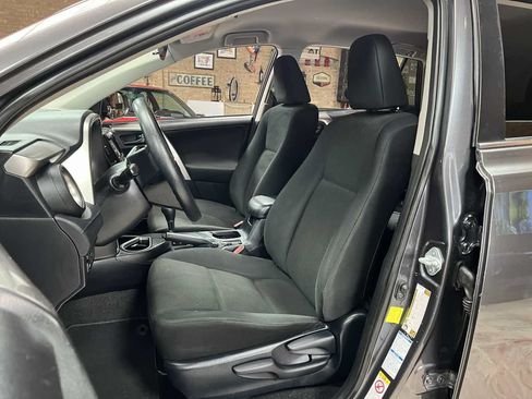 Used 2017 Toyota RAV4 LE w/ Carpet Mat Package AWD/4WD image 23