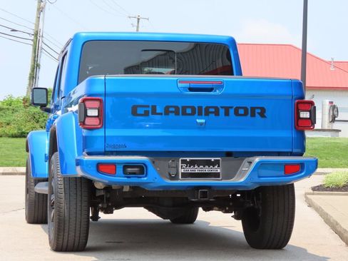 Used 2022 Jeep Gladiator Overland AWD/4WD image 13