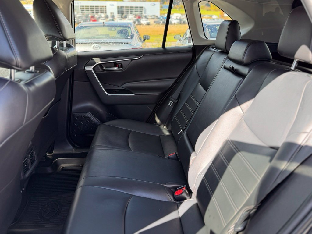 Used 2021 Toyota RAV4 XLE Premium AWD/4WD image 6