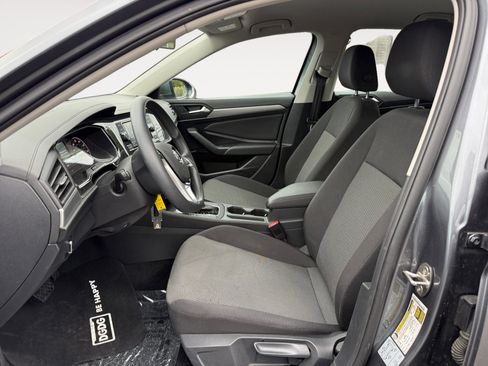 Used 2021 Volkswagen Jetta S image 9