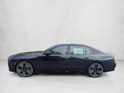 Used 2026 BMW 750e xDrive AWD/4WD image 9