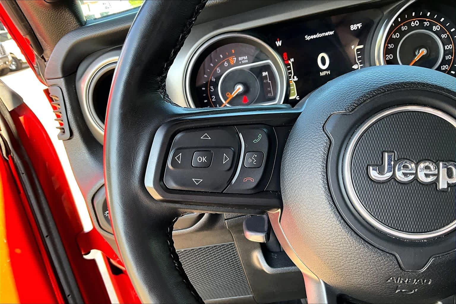 Used 2021 Jeep Gladiator Sport AWD/4WD image 17