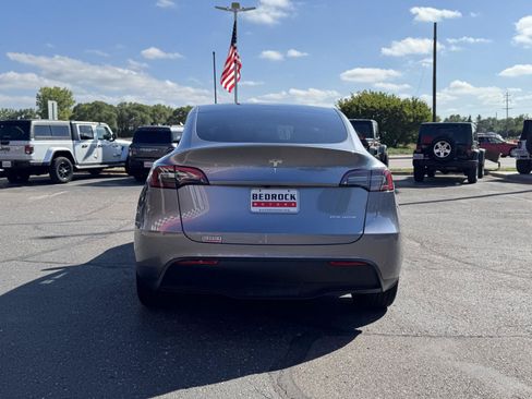 Used 2025 Tesla Model Y Long Range AWD/4WD image 6