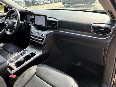 Used 2023 Ford Explorer XLT w/ Equipment Group 202A AWD/4WD image 47