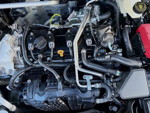 New 2025 Mitsubishi Outlander SE image 33