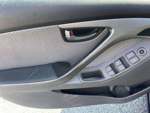 Used 2013 Hyundai Elantra GLS w/ Preferred Pkg FWD image 11