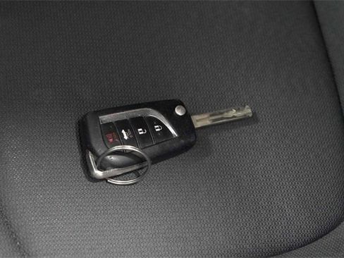 Used 2021 Toyota Corolla LE image 27