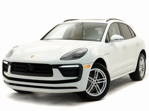 New 2026 Porsche Macan image 1