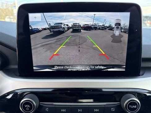 Used 2020 Ford Escape SE image 18