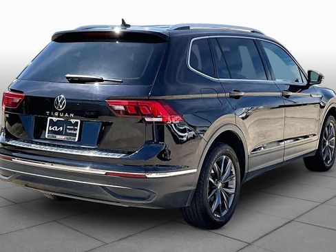 Used 2023 Volkswagen Tiguan SE image 13