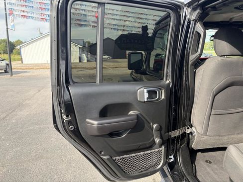 Used 2021 Jeep Gladiator Sport w/ Trailer Tow Package AWD/4WD image 31