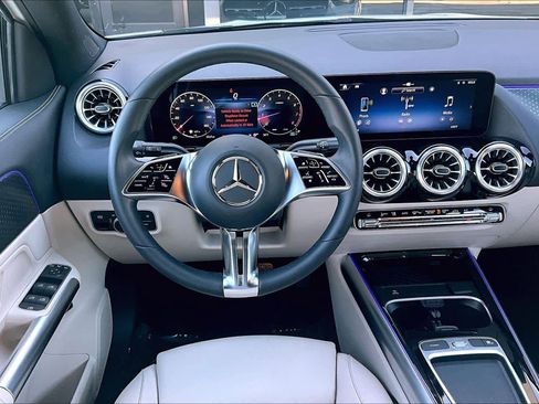 Used 2025 Mercedes-Benz GLA 250 image 5