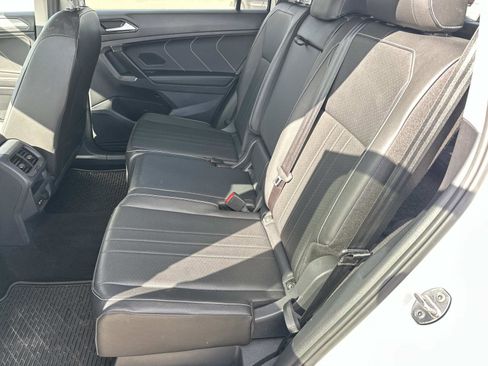 Used 2022 Volkswagen Tiguan SE image 12