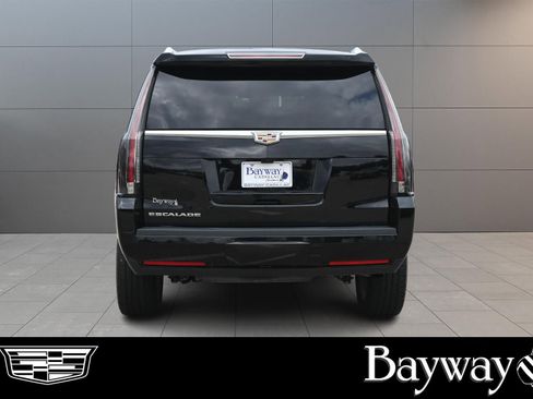 Used 2020 Cadillac Escalade Luxury AWD/4WD image 6