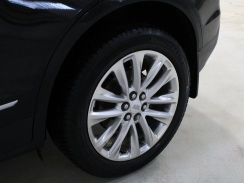 Used 2017 Cadillac XT5 Platinum image 31