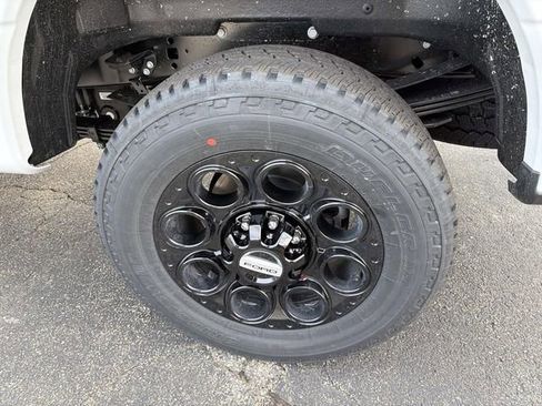 New 2026 Ford F350 Lariat w/ Black Appearance Package image 5