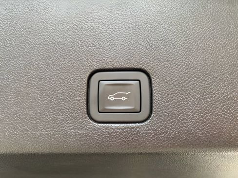 Used 2025 Cadillac XT6 Sport w/ Platinum Package AWD/4WD image 15