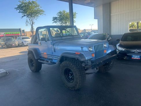 Used 1988 Jeep Wrangler 4WD image 2