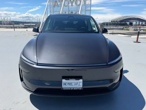 Used 2026 Tesla Model Y AWD image 8
