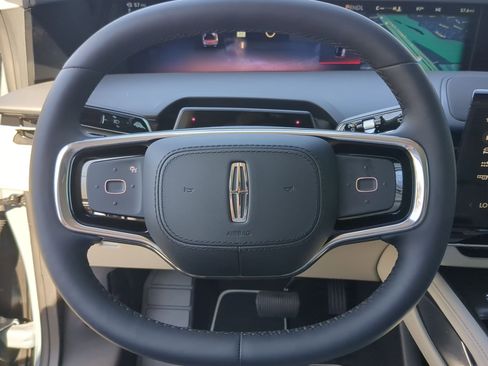 New 2026 Lincoln Nautilus Reserve image 13