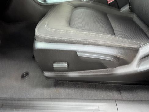 Used 2022 Chevrolet Colorado LT w/ Safety Package image 12