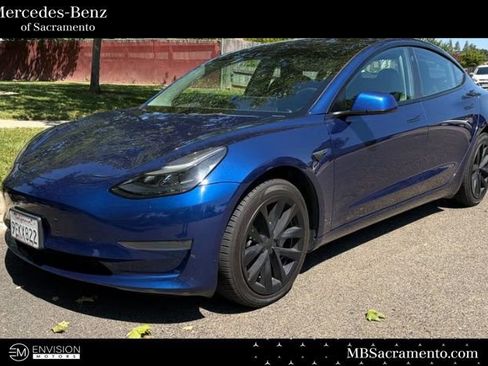 Used 2023 Tesla Model 3 Standard Range RWD image 1