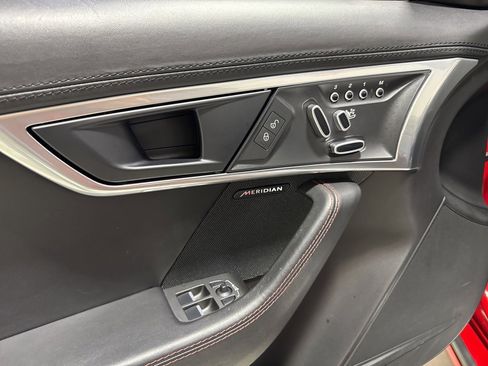 Used 2018 Jaguar F-TYPE Convertible image 18