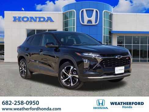 Used 2025 Chevrolet Trax RS w/ Driver Confidence Package image 1