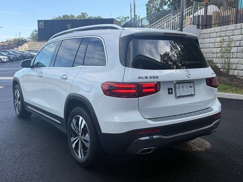 Used 2026 Mercedes-Benz GLB 250 4MATIC image 5