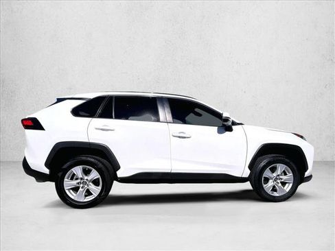 Used 2020 Toyota RAV4 XLE image 5