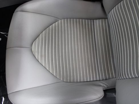 Used 2020 Toyota Camry SE image 16