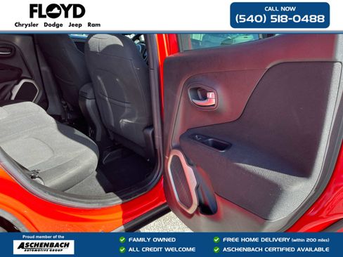 Used 2017 Jeep Renegade Latitude w/ Popular Equipment Group AWD/4WD image 28