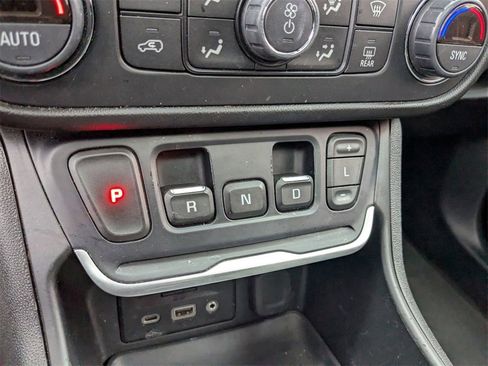 Used 2019 GMC Terrain SLT w/ Preferred Package image 14