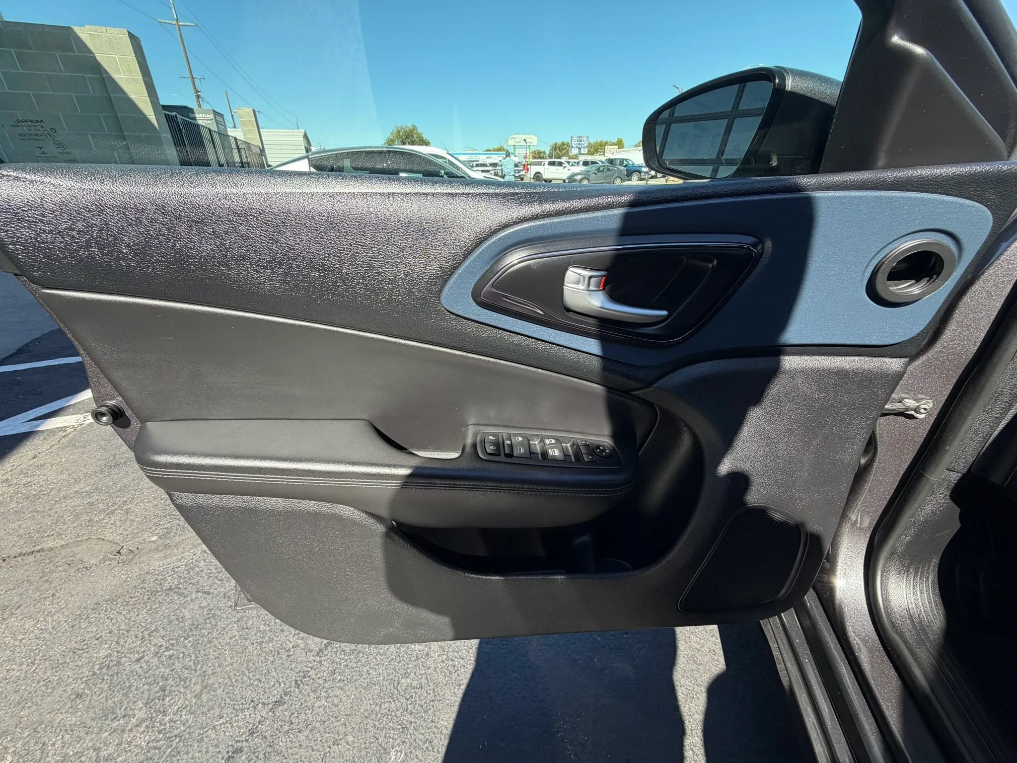 Used 2016 Chrysler 200 S FWD image 12