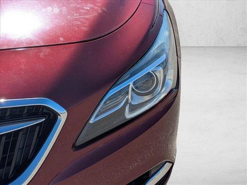 Used 2017 Buick LaCrosse Premium image 9