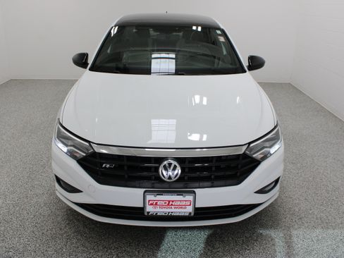 Used 2020 Volkswagen Jetta R-Line w/ R-Line Cold Weather Package FWD image 3