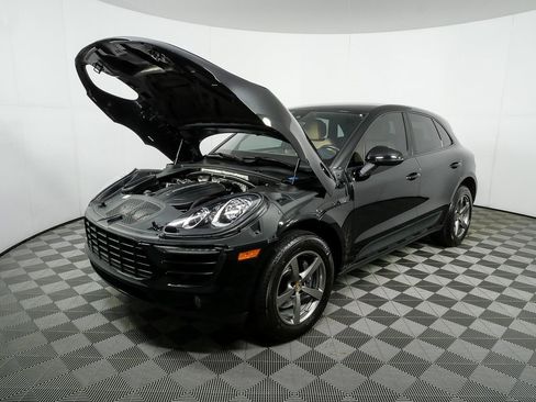 Used 2017 Porsche Macan image 33